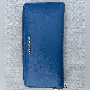 Teal Micheal Kors wallet